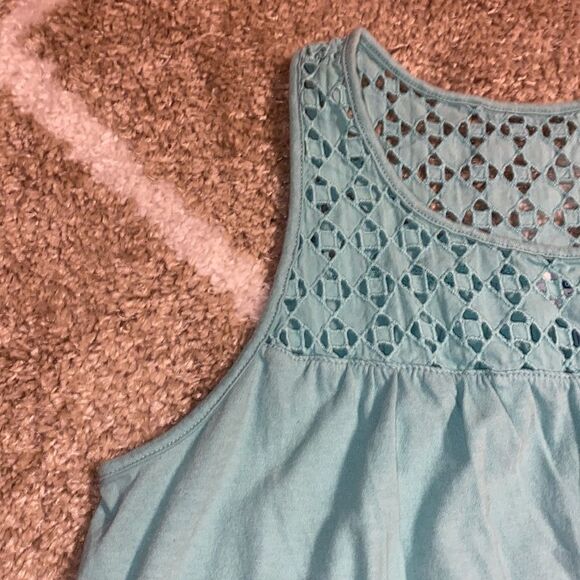 Old Navy Decretive Eyelet Cut Tank Top - Picture 2 of 5